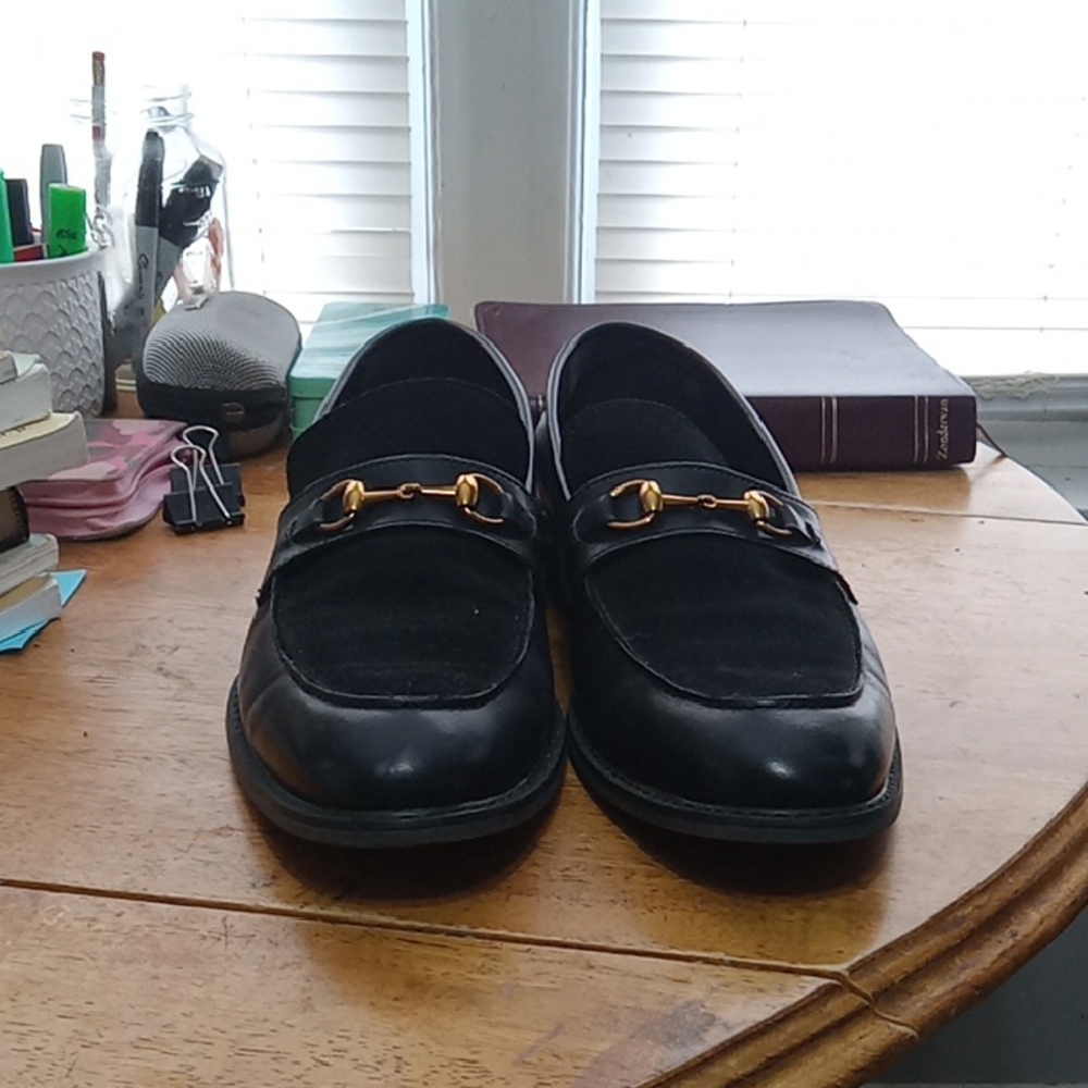 La Milano Classic Black Leather Loafers with Gold Accents